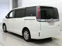Toyota NOAH лот № 30027 оценка 3.5  с аукциона в Японии 5