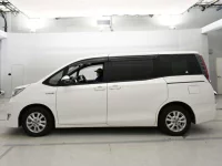 Toyota NOAH лот № 30027 оценка 3.5  с аукциона в Японии 3