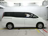 Toyota NOAH лот № 30027 оценка 3.5  с аукциона в Японии 2