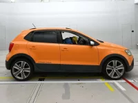 Volkswagen CROSS POLO лот № 90064 оценка 3.5  с аукциона в Японии 2