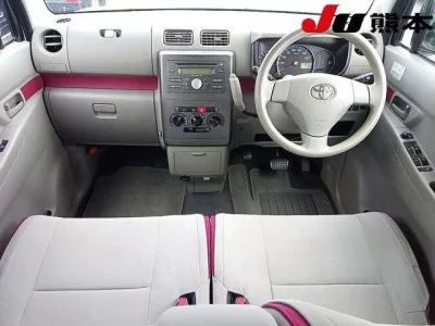 Toyota PIXIS SPACE