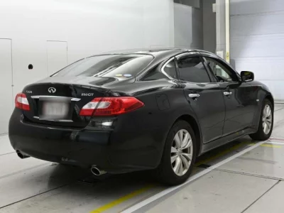 Nissan FUGA  с аукциона в Японии