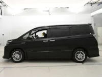 Toyota VOXY лот № 30035 оценка RA  с аукциона в Японии 3