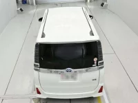Toyota VOXY лот № 30042 оценка 4  с аукциона в Японии 7