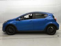 Toyota AQUA лот № 30044 оценка R  с аукциона в Японии 3