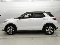 Toyota RAIZE лот № 30043 оценка 4.5  с аукциона в Японии 3