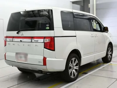 Mitsubishi DELICA D5