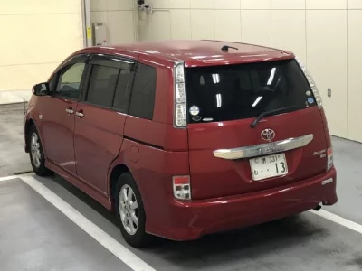 Toyota ISIS