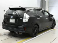 Toyota PRIUS ALPHA лот № 30051 оценка 3  с аукциона в Японии 1