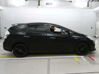 Toyota PRIUS ALPHA лот № 30051 оценка 3  с аукциона в Японии 2