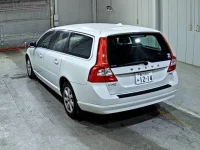 Volvo V70 лот № 8217 оценка 4  с аукциона в Японии 1
