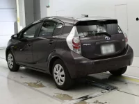 Toyota AQUA лот № 30073 оценка 3  с аукциона в Японии 5