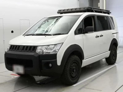 Mitsubishi DELICA D5