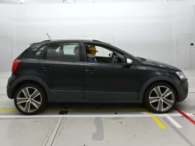 Volkswagen CROSS POLO  с аукциона в Японии