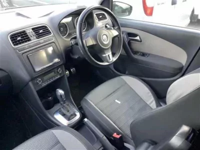 Volkswagen CROSS POLO