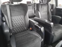 Toyota VELLFIRE лот № 30154 оценка 3.5  с аукциона в Японии 10