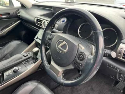 Lexus IS