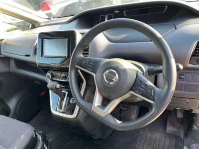 Nissan SERENA  с аукциона в Японии