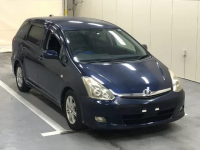 Toyota WISH  с аукциона в Японии