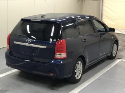 Toyota WISH  с аукциона в Японии