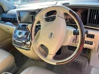 Nissan ELGRAND лот № 60011 оценка 4  с аукциона в Японии 2