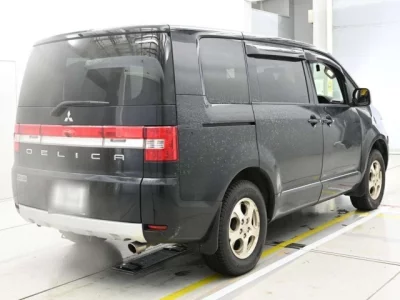Mitsubishi DELICA D5