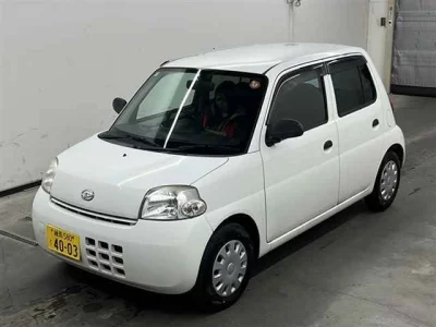 Daihatsu Esse