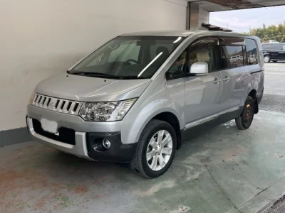 Mitsubishi DELICA D5
