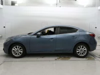 Mazda AXELA лот № 90372 оценка 3  с аукциона в Японии 3