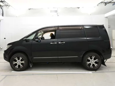 Mitsubishi DELICA D5