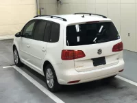 Volkswagen GOLF TOURAN лот № 1100 оценка R  с аукциона в Японии 1