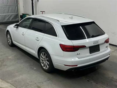 Audi A4  с аукциона в Японии