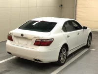Lexus LS лот № 6049 оценка 3.5  с аукциона в Японии 3