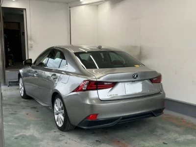 Lexus IS
