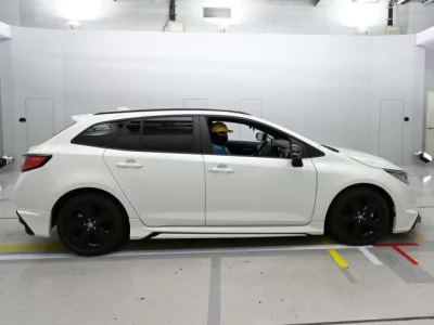 Toyota COROLLA TOURING  с аукциона в Японии