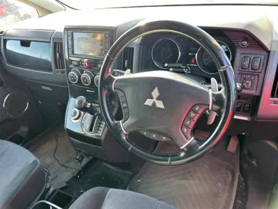 Mitsubishi DELICA D5