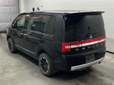 Mitsubishi DELICA D5
