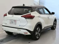 Nissan KICKS лот № 30276 оценка 4.5  с аукциона в Японии 1