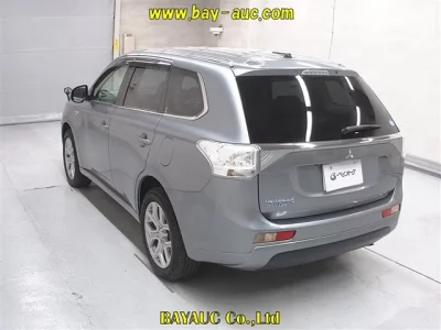 Mitsubishi OUTLANDER PHEV