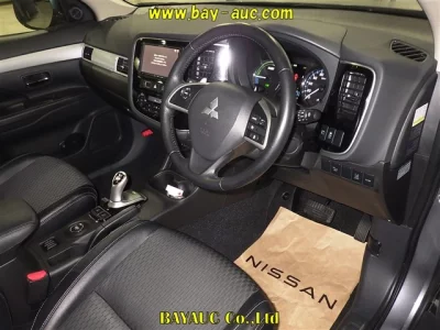 Mitsubishi OUTLANDER PHEV