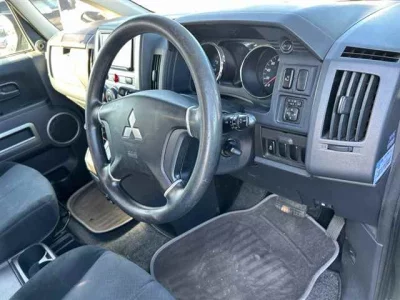 Mitsubishi DELICA D5