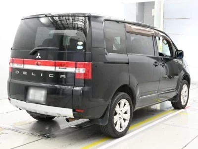 Mitsubishi DELICA D5