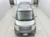Nissan ELGRAND лот № 90546 оценка 3.5  с аукциона в Японии 6