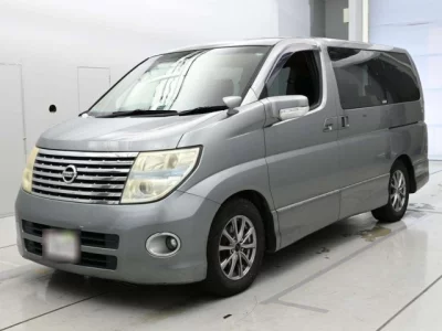 Nissan ELGRAND  с аукциона в Японии