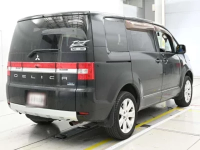 Mitsubishi DELICA D5