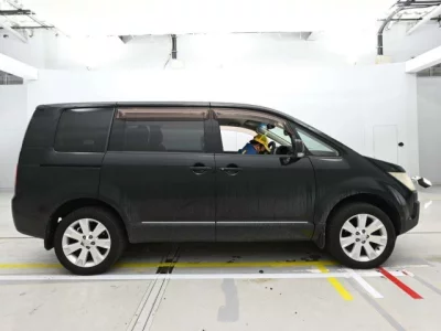 Mitsubishi DELICA D5