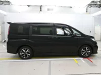 Honda STEP WAGON лот № 30345 оценка 4  с аукциона в Японии 2