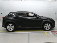 Lexus UX лот № 30356 оценка 4  с аукциона в Японии 2