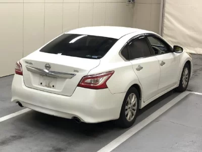 Nissan TEANA