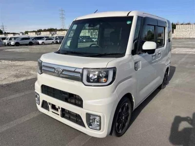Toyota PIXIS MEGA